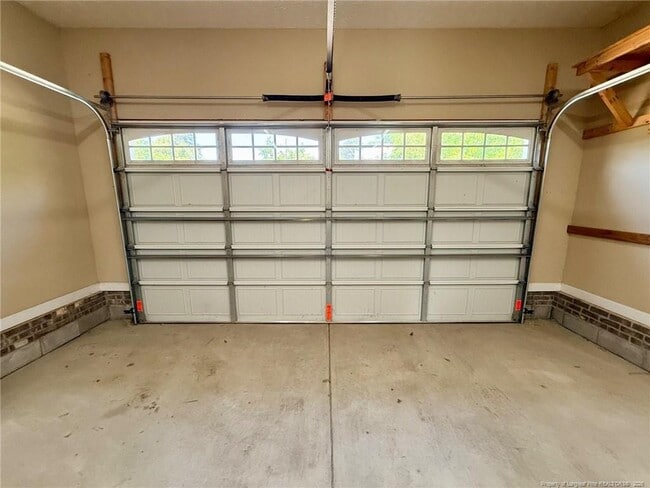 Building Photo - 422 Jamestown Ave