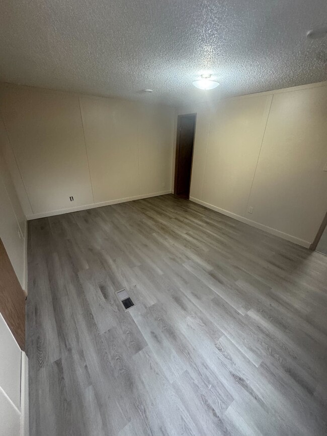 Building Photo - 1418 Stamps St