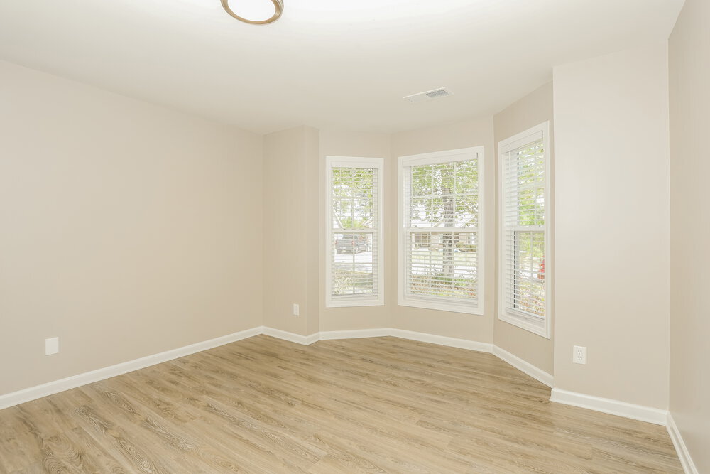 Building Photo - 402 Black Fox Dr