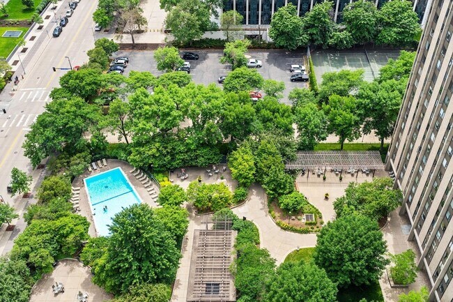 Building Photo - 19 S 1st St