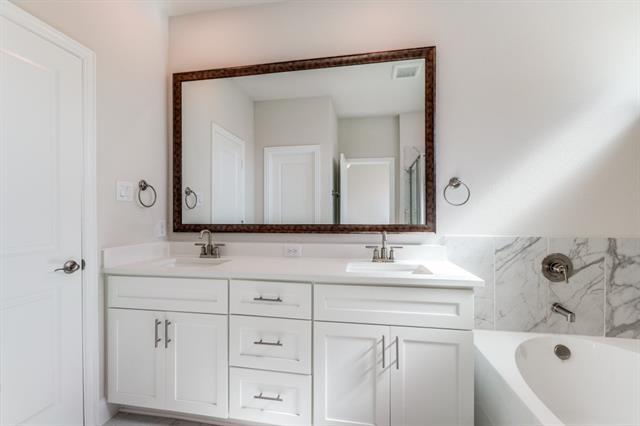 Building Photo - 11692 Chepstow Crescent Ct