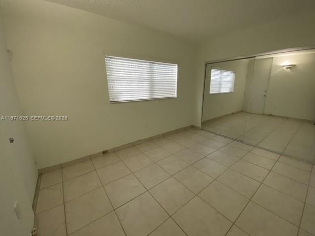 Building Photo - 2539 S Bayshore Dr