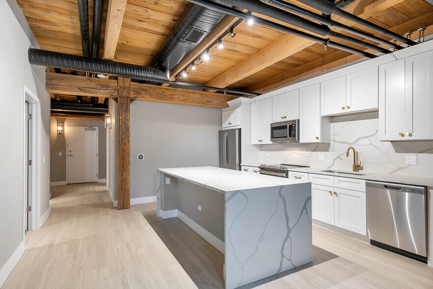 5th Avenue Station 200300 E 5th Ave Naperville IL 60563 Apartment