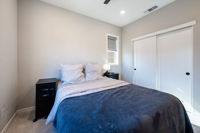 Building Photo - 4623 Flagstaff Dr