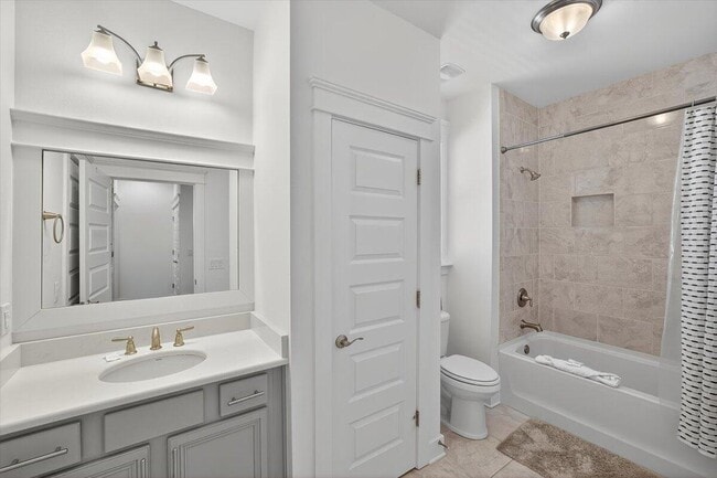 Building Photo - 28 Emerald Beach Cir