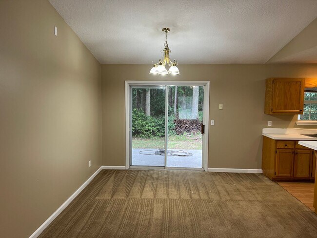 Building Photo - 204 Old Pond Dr