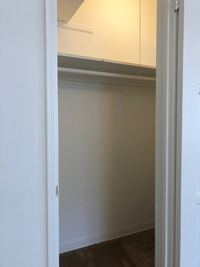 Building Photo - 6200-6202 Muscatel