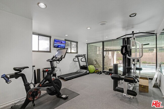 Building Photo - 8642 Gregory Wy