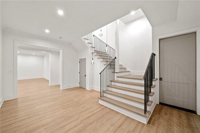 Building Photo - 1074 Moores Mill Rd NW