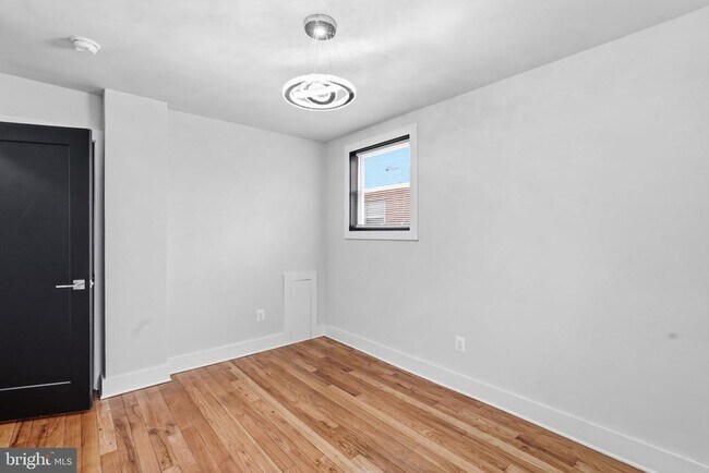 Building Photo - 1204 Trenton Pl SE