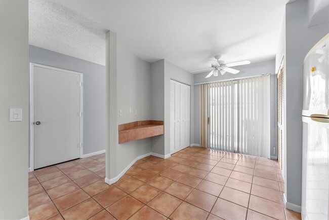 Building Photo - 6175 Riverwalk Ln