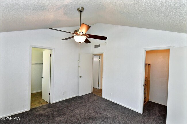 Building Photo - 853 Nita Fay Dr