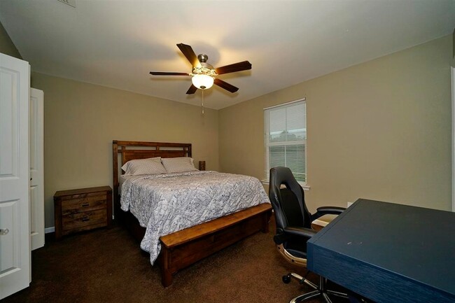 Building Photo - 1992 Greencastle Ln