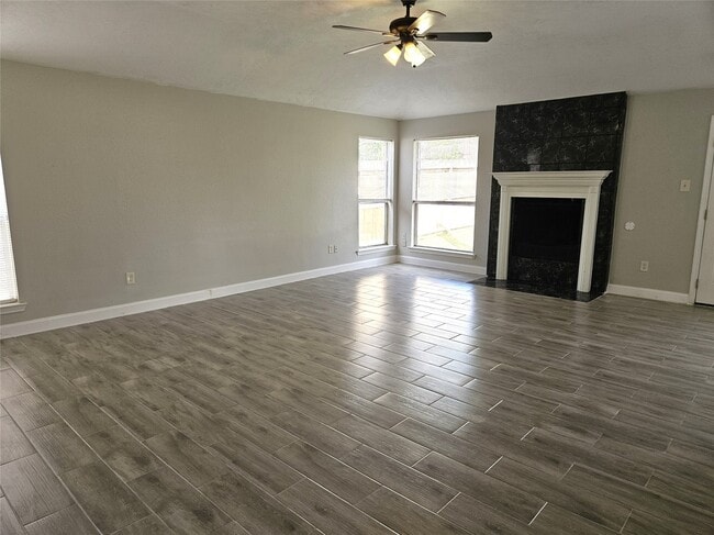 Building Photo - 16927 Barkentine Ln