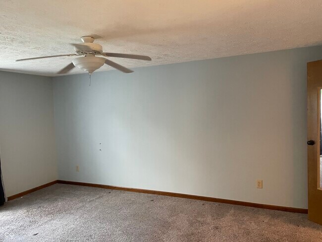 Building Photo - 9161 Champton Dr