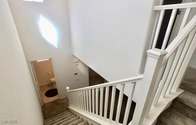 Building Photo - 10824 Mason Hill Ave