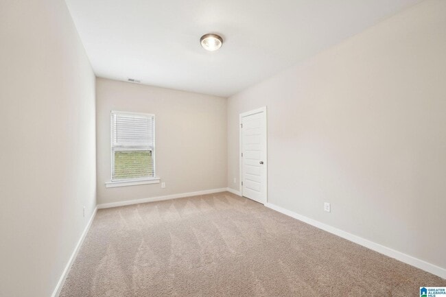 Building Photo - 460 Troubadour Ln