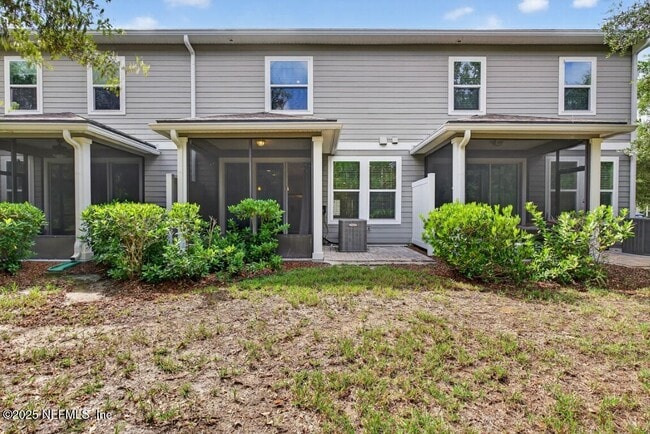Building Photo - 64 Pindo Palm Dr