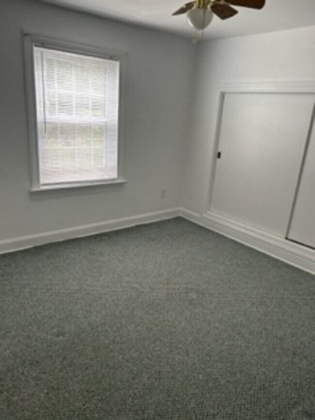 Building Photo - 633 W26th