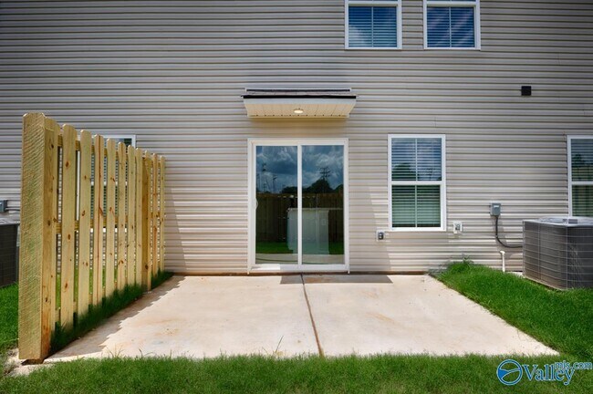 Building Photo - 4117 Hudson Ct SW