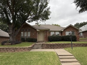 Building Photo - 1426 Mapleview Dr