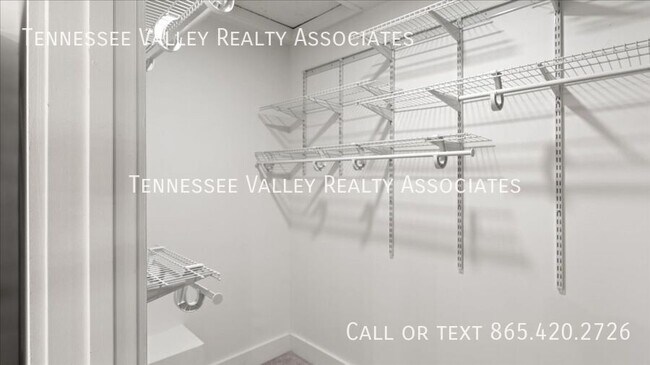 Building Photo - 813 N Cedar Bluff Rd