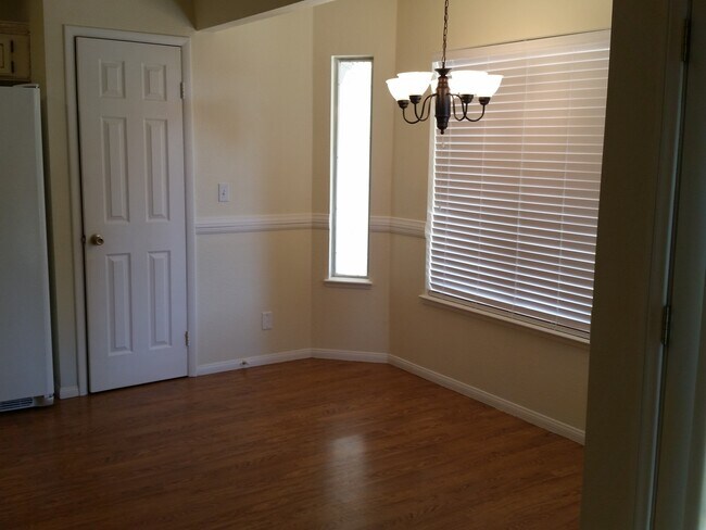 Building Photo - 4444 Dusty Trail St