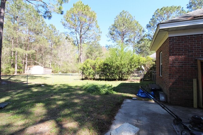 Building Photo - 1119A Southbend Dr