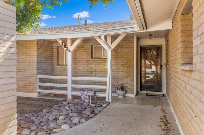 Building Photo - Spacious 4BR Tempe Home with Private Pool Near ASU