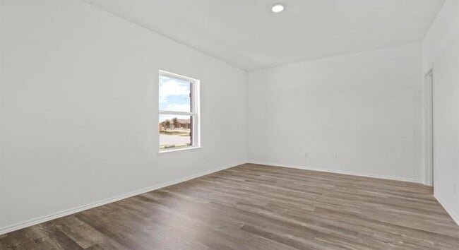 Building Photo - 807 Brazos Trl