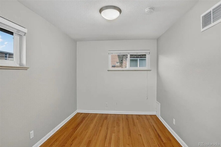 Building Photo - 2527 S University Blvd