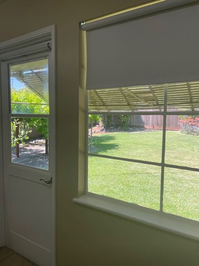 Building Photo - Charming 3 Bedroom Home on a Quiet Tree-Li...