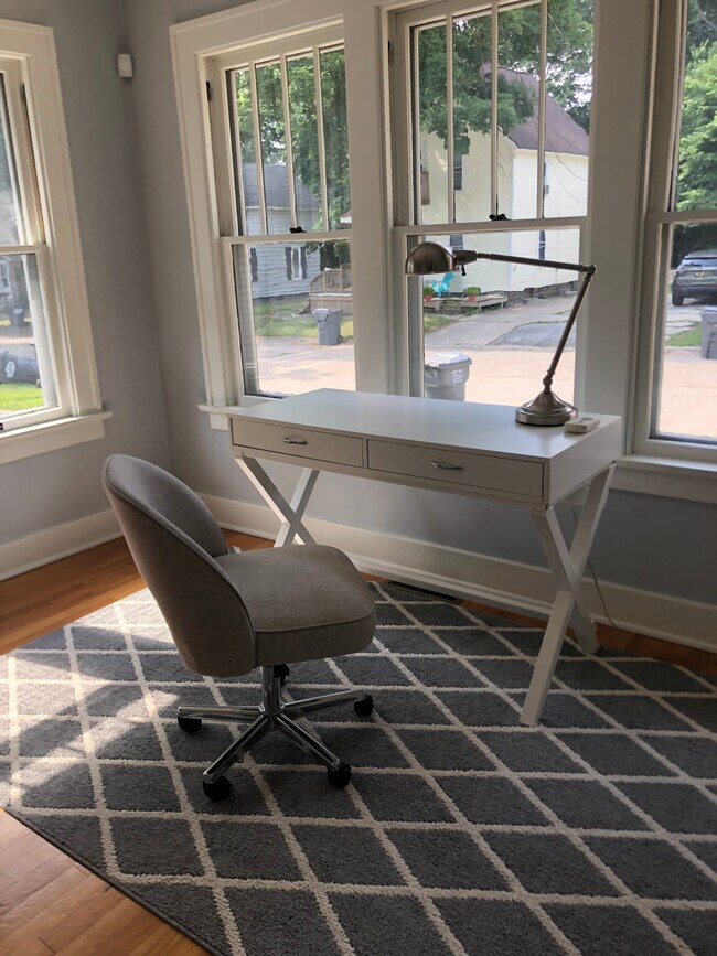 Building Photo - 1021 Morrison Ave