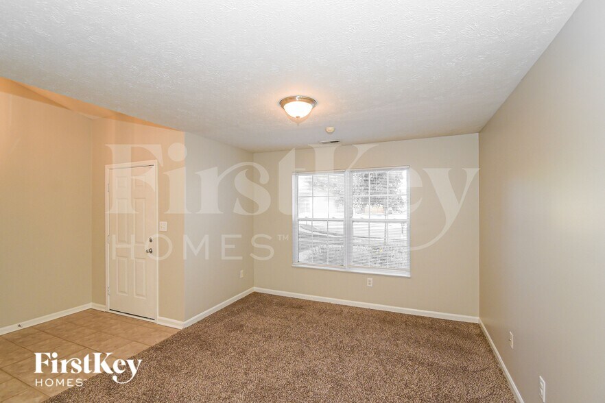 Building Photo - 7044 N Mesquite Ct