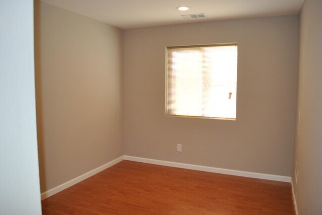 Bedroom - 21385 Locust St