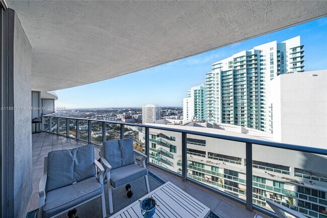 Building Photo - 488 NE 18th St