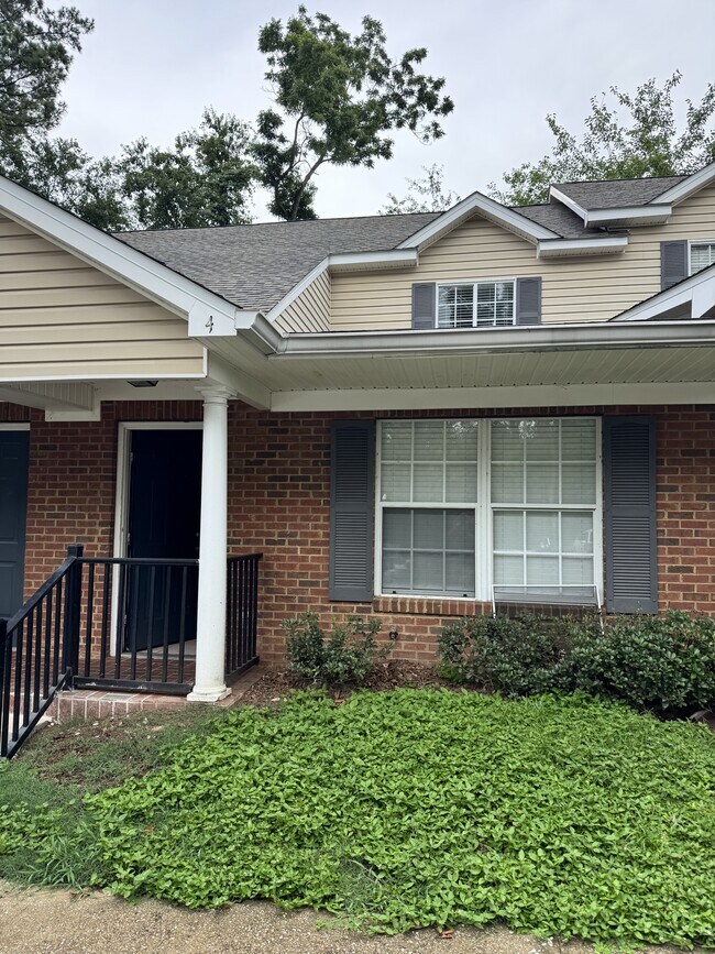 Primary Photo - 241 Dixie Dr