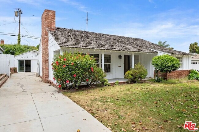 Front - 7323 W 90th St