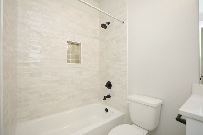 Building Photo - 1023 Santee Ct