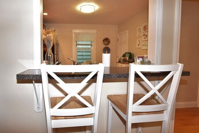 Building Photo - 23 Sawin St