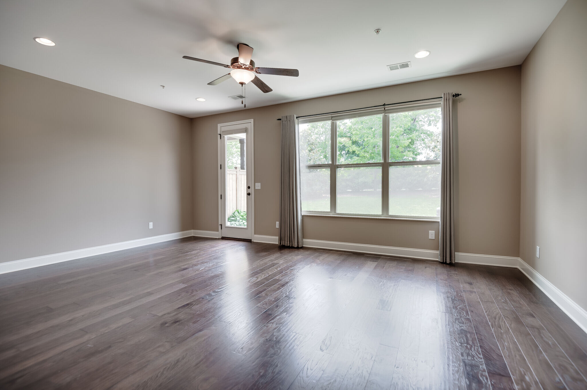 Building Photo - 104 Ambassador Private Cir