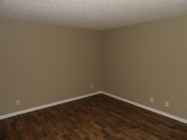 Building Photo - 75 Ashwood Ct