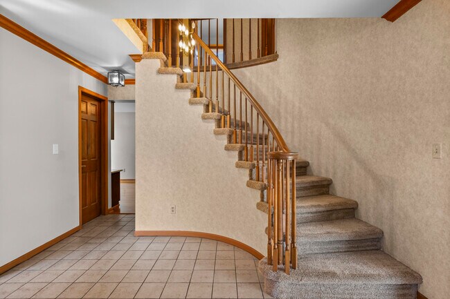 Building Photo - 38636 Rutgers Dr