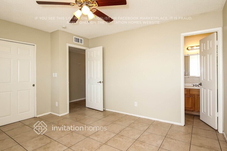 Building Photo - 5746 N 41st Dr