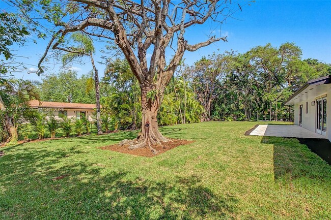 Building Photo - 17050 SW 83rd Ave
