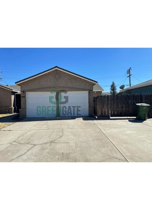 Building Photo - BEAUTIFUL 3 BEDROOM 2 BATH HOME MOVE IN RE...