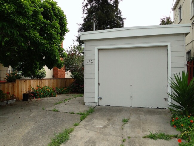 Primary Photo - Bungalow near El Cerrito Plaza BART and Pl...