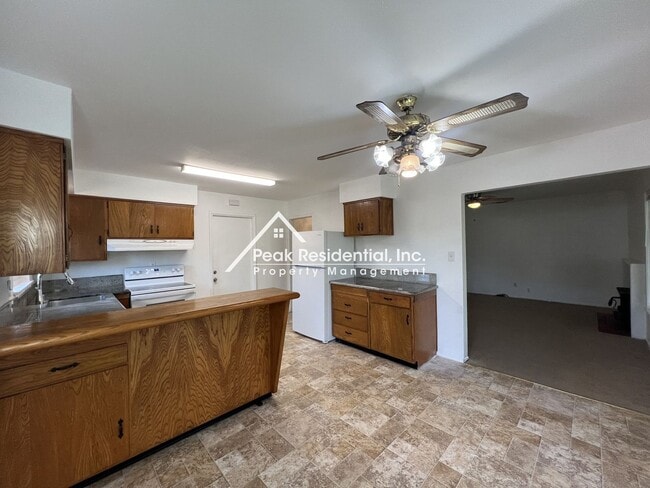 Building Photo - Very Nice 3bd/1ba House with 2 Car Garage