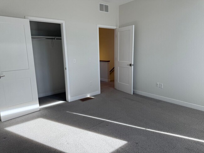 Building Photo - 2 Bed 3 bath 2 car townhome in OldTown Lafayette