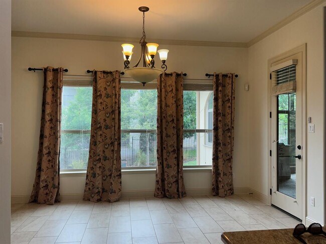 Building Photo - 906 Madison Fork Dr